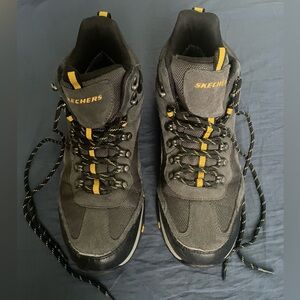 Skechers Men’s waterproof winter/ hiking boots